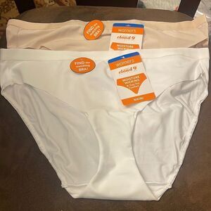 2 Pair WARNERS Cloud 9 Smooth Invisible Look Microfiber Thong 2XL White & Tan
